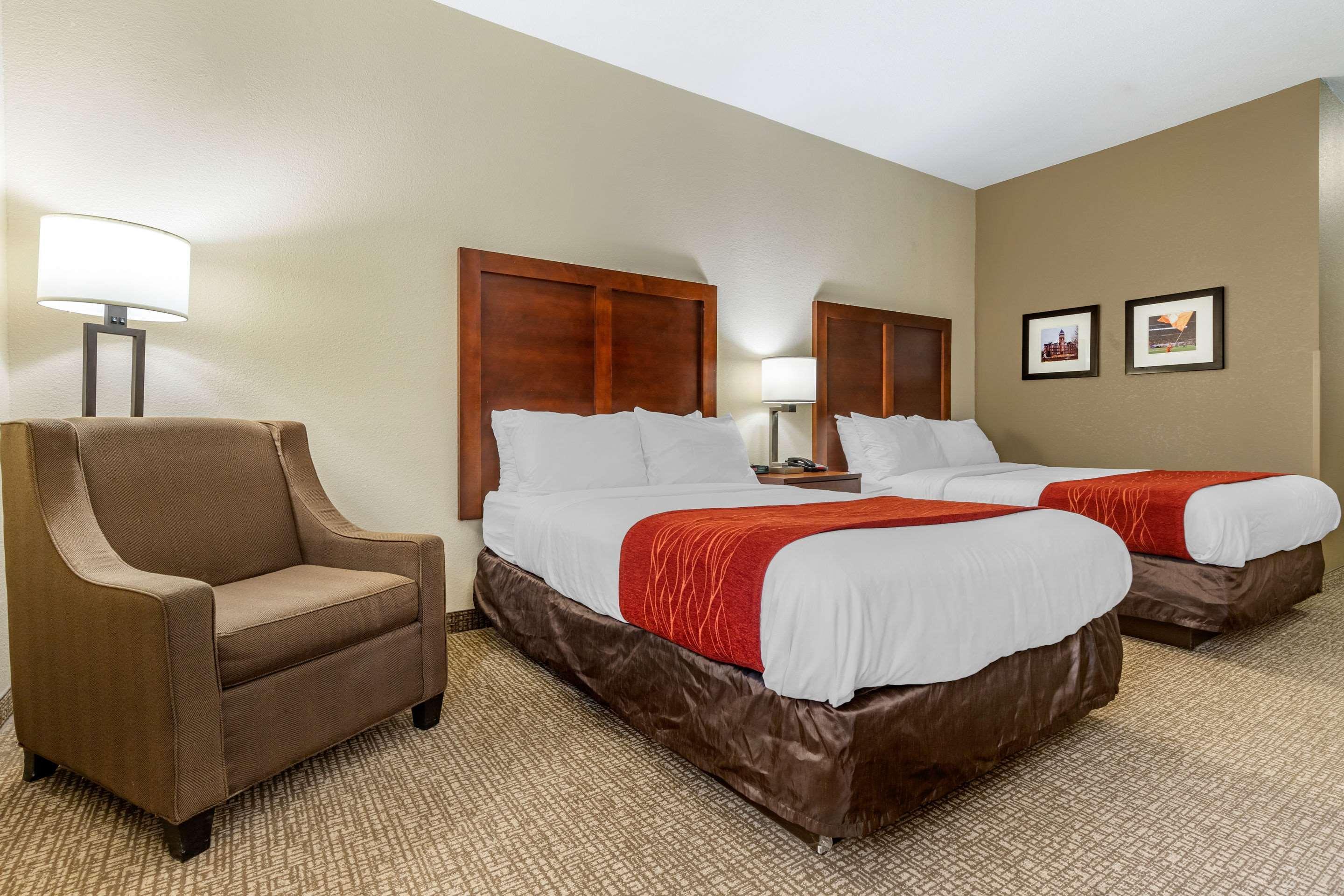 Comfort Inn & Suites Clemson - University Area Extérieur photo