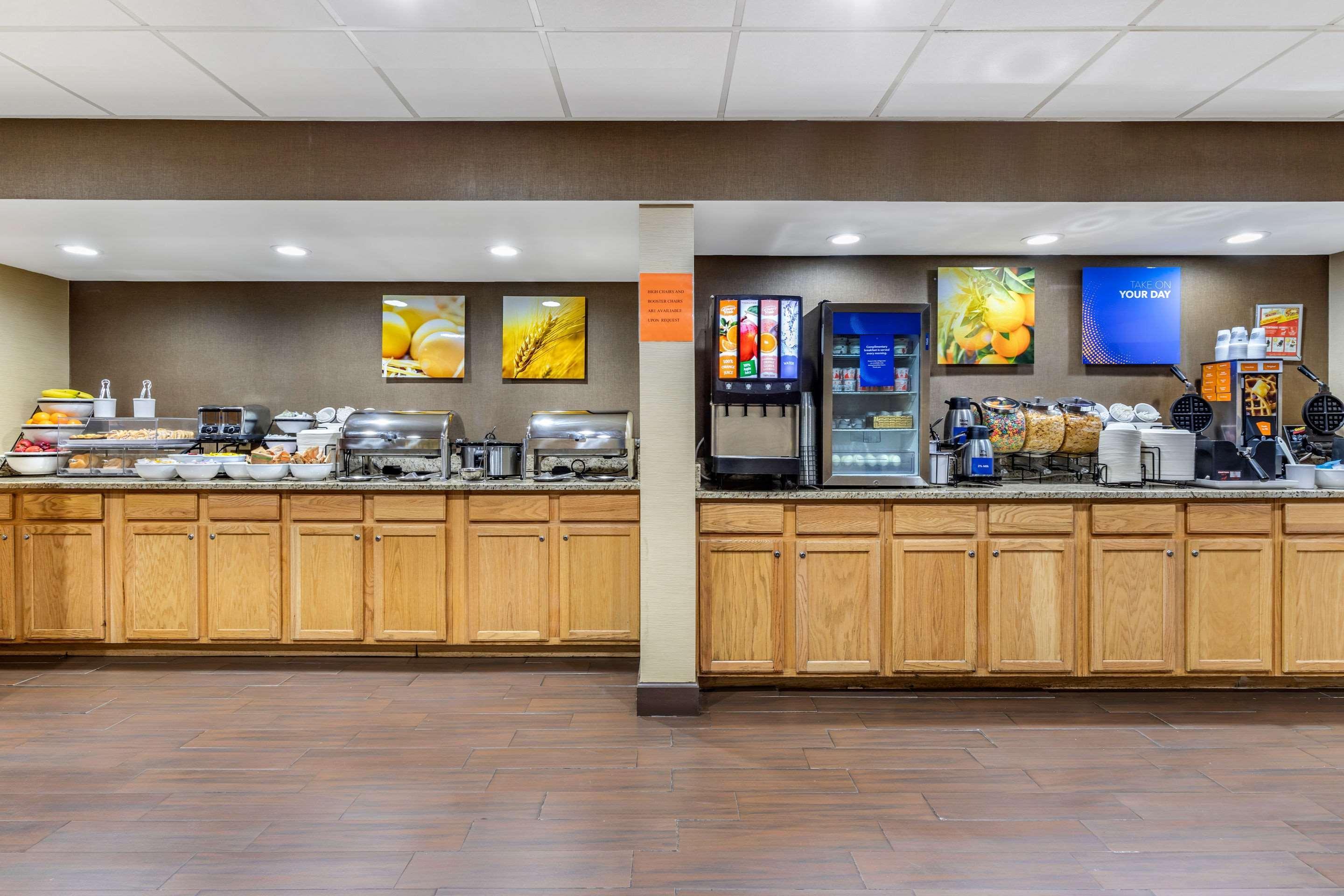 Comfort Inn & Suites Clemson - University Area Extérieur photo