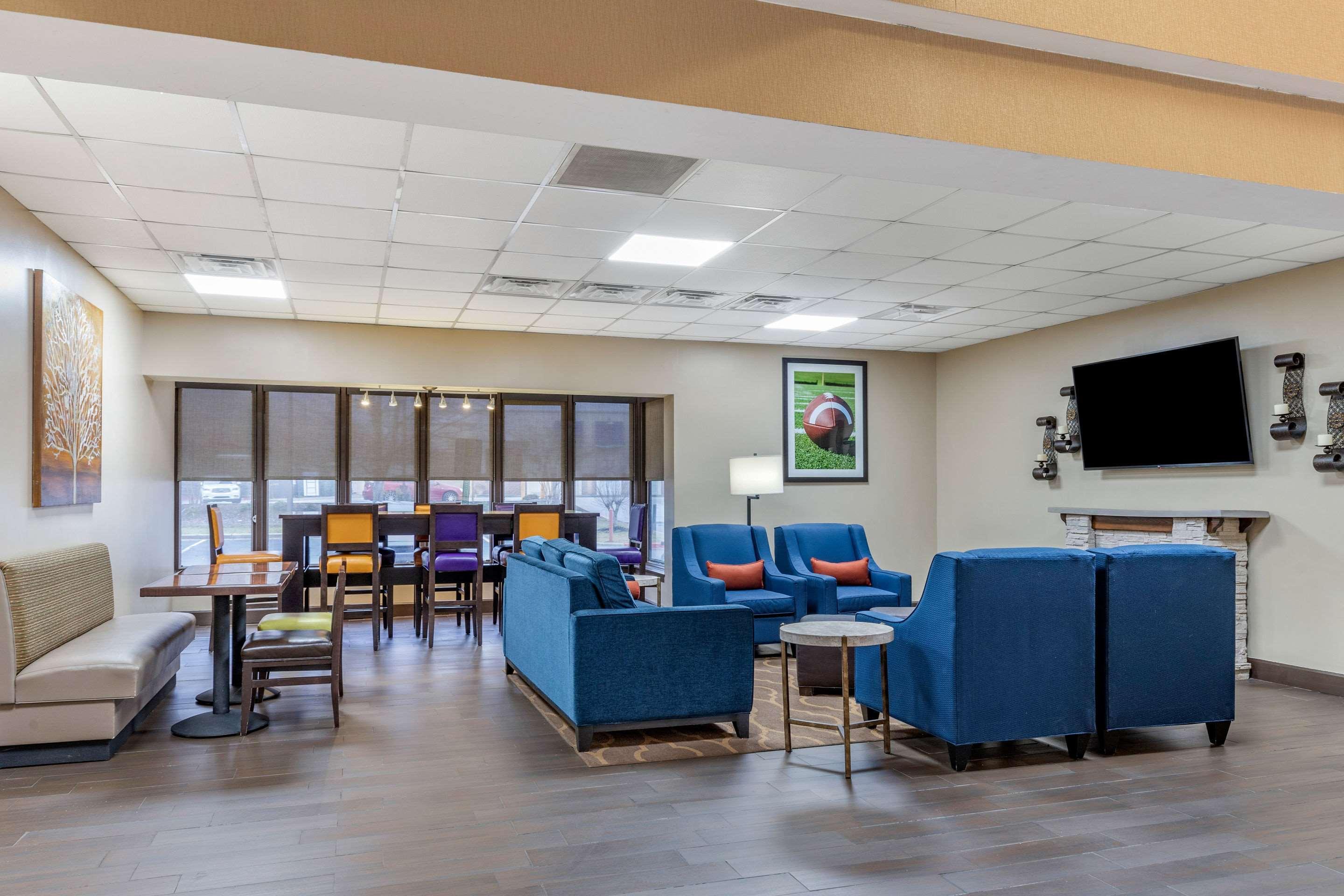 Comfort Inn & Suites Clemson - University Area Extérieur photo
