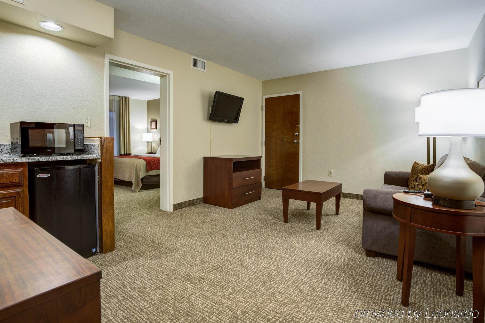 Comfort Inn & Suites Clemson - University Area Extérieur photo