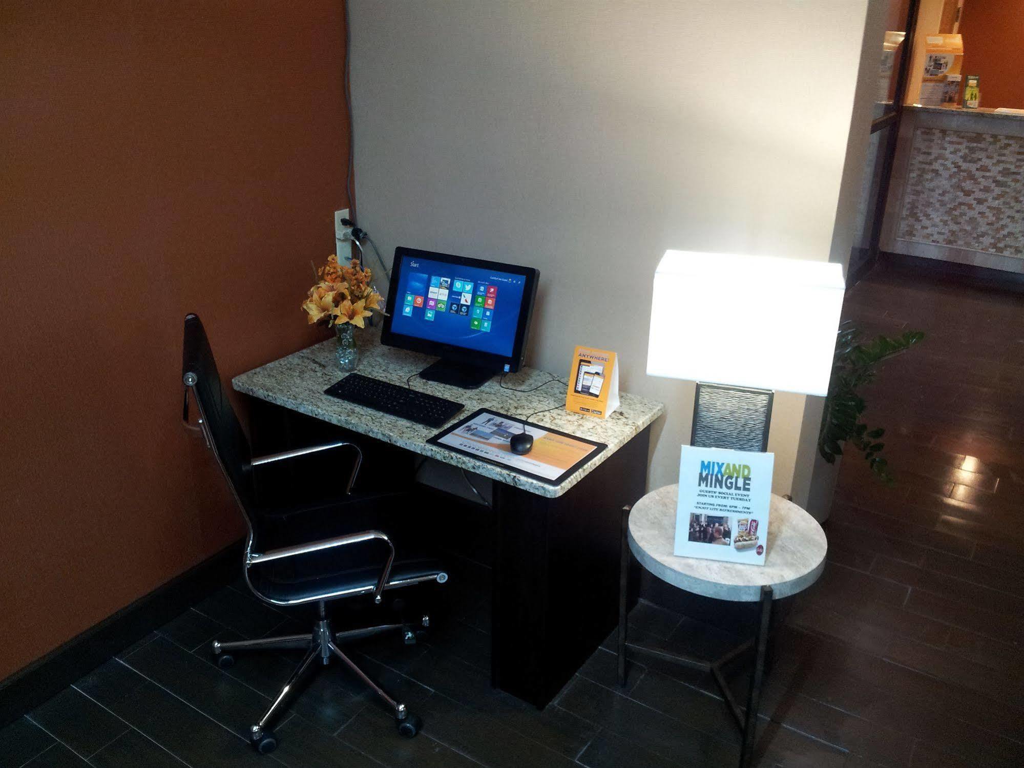 Comfort Inn & Suites Clemson - University Area Extérieur photo