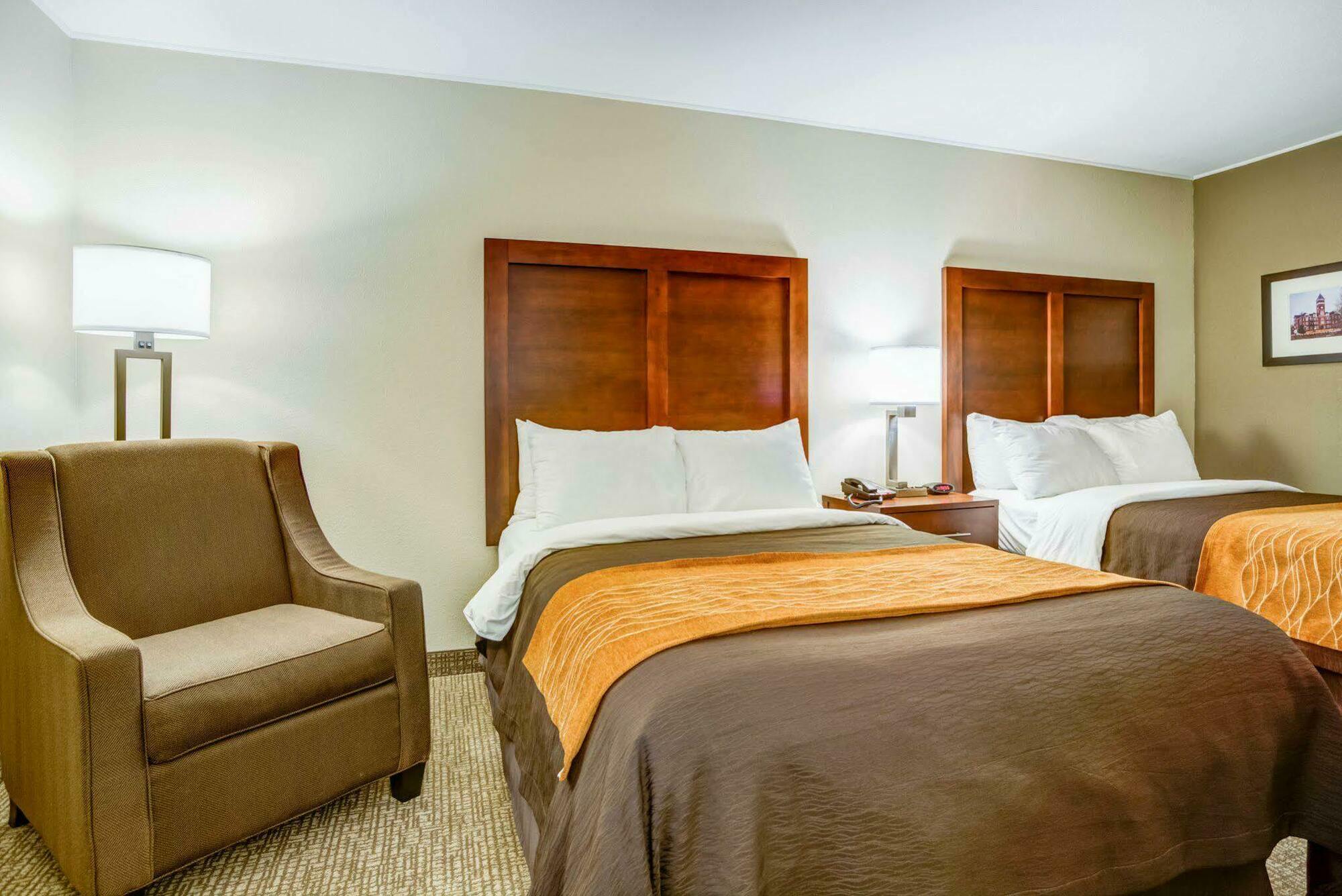 Comfort Inn & Suites Clemson - University Area Extérieur photo