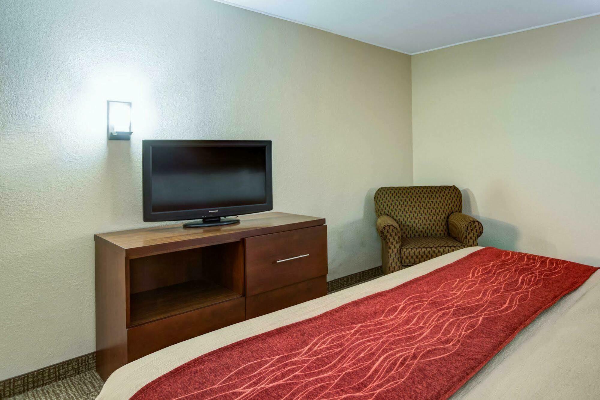 Comfort Inn & Suites Clemson - University Area Extérieur photo