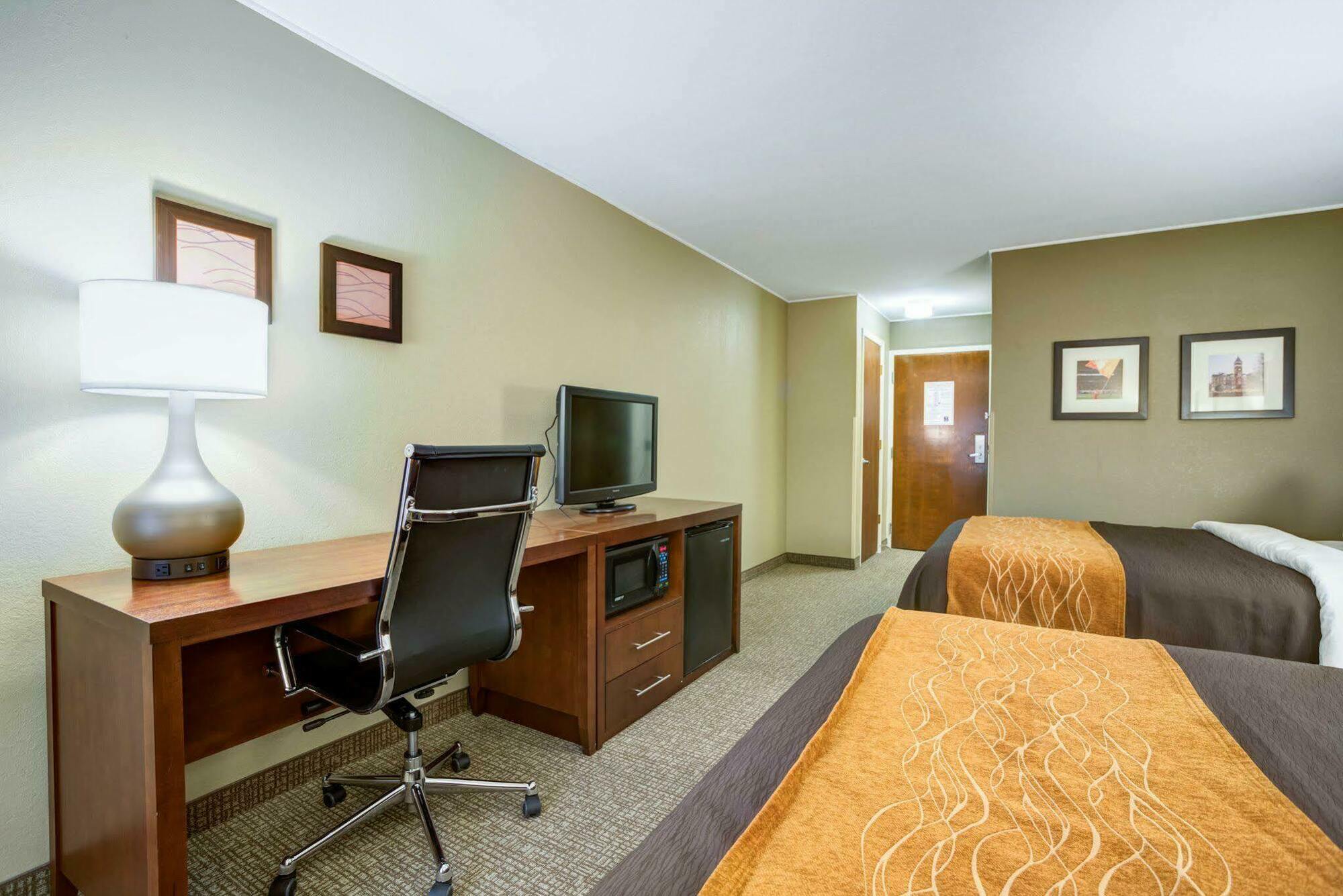Comfort Inn & Suites Clemson - University Area Extérieur photo